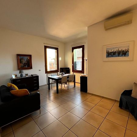 Ca Giacomo - Lovely Apartment In The Historic Center Of Venetië Buitenkant foto